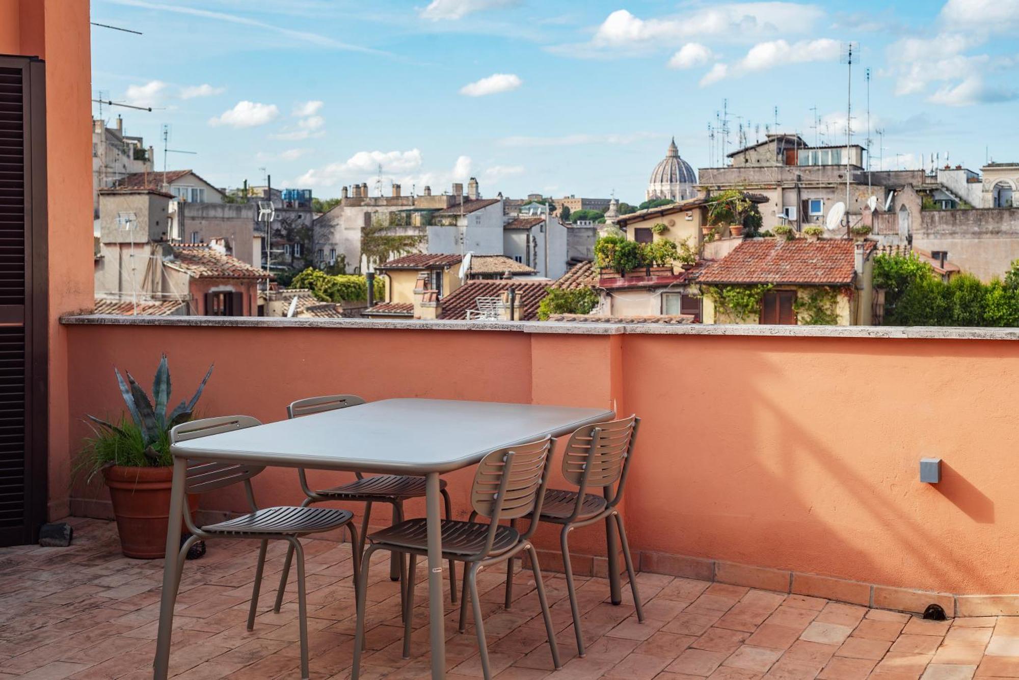 Apartamento With Terrace In Via Del Pellegrino - Fromhometorome