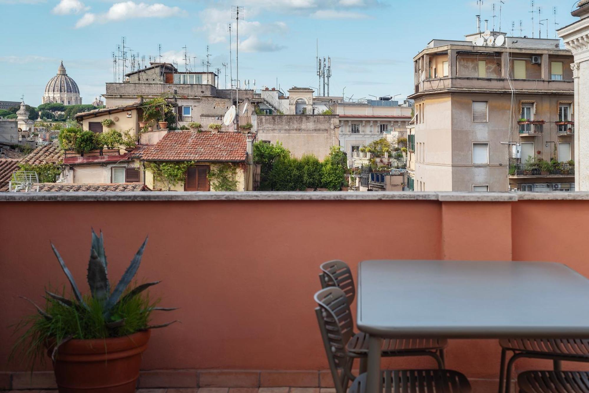 Apartamento With Terrace In Via Del Pellegrino - Fromhometorome *