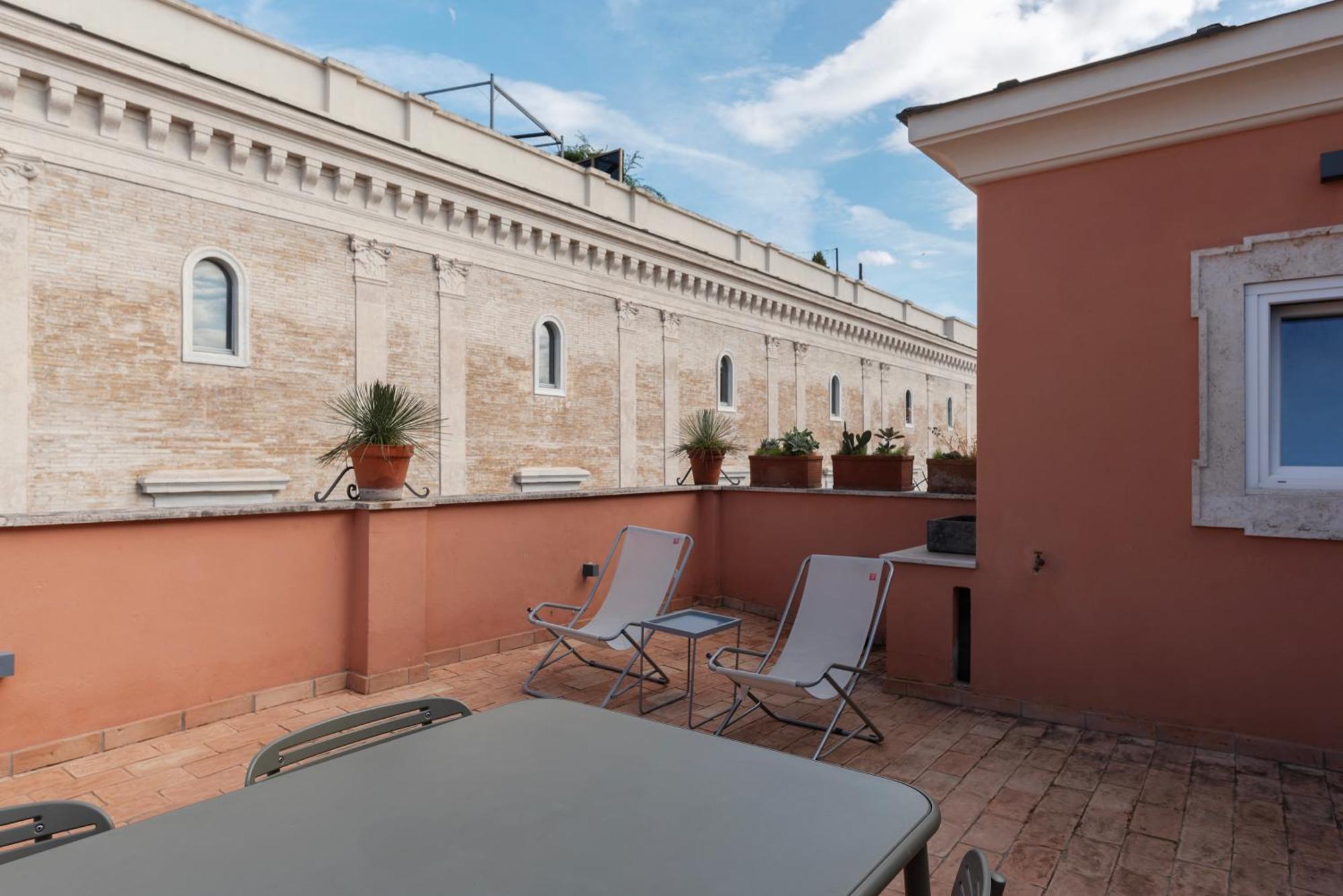 With Terrace In Via Del Pellegrino - Fromhometorome Apartamento
